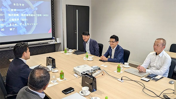 参議院議員の滝波宏文様（農林水産副大臣）がご来社